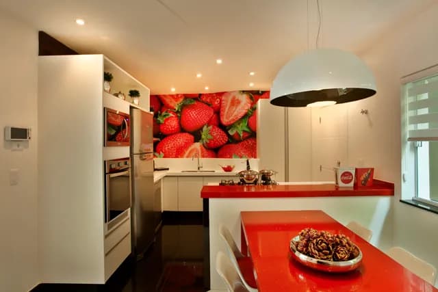Cozinha vermelha e branca
