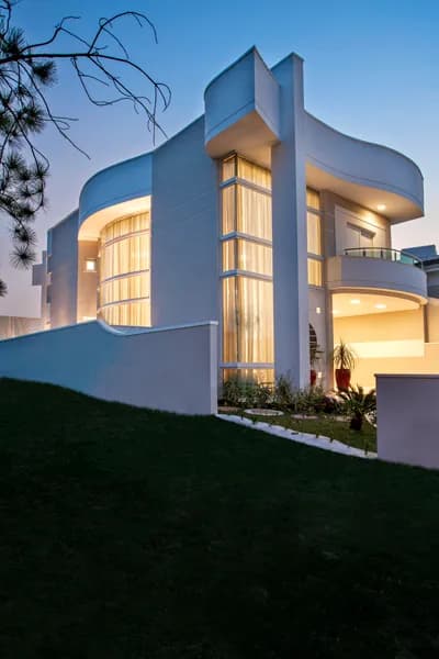 Casa Orquídea e sua bela arquitetura de fachada