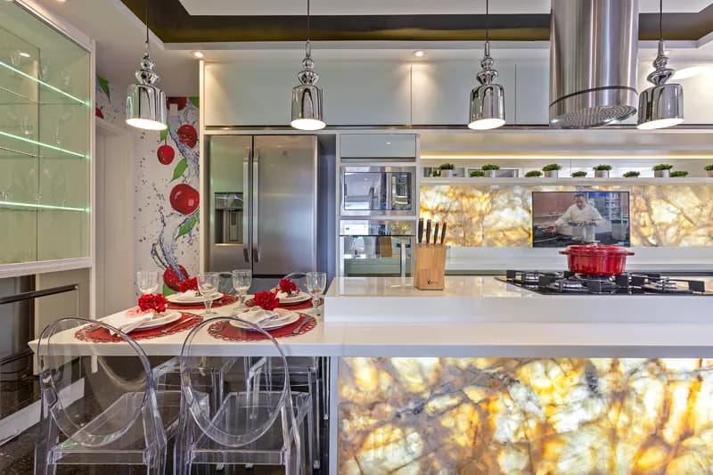 Cozinha iluminada