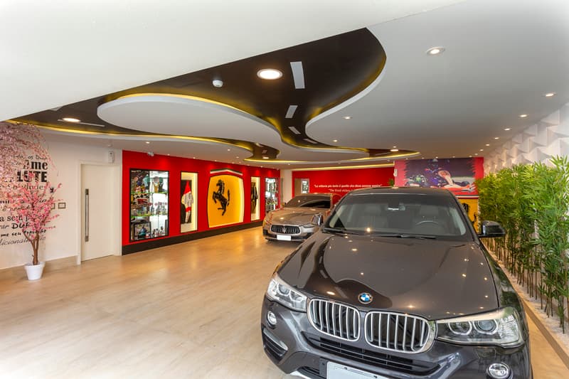 Garagem Versace