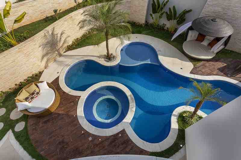 Piscina orgânica da Casa Antúrio