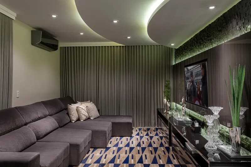 Home em movimento na Casa Mont Blanc