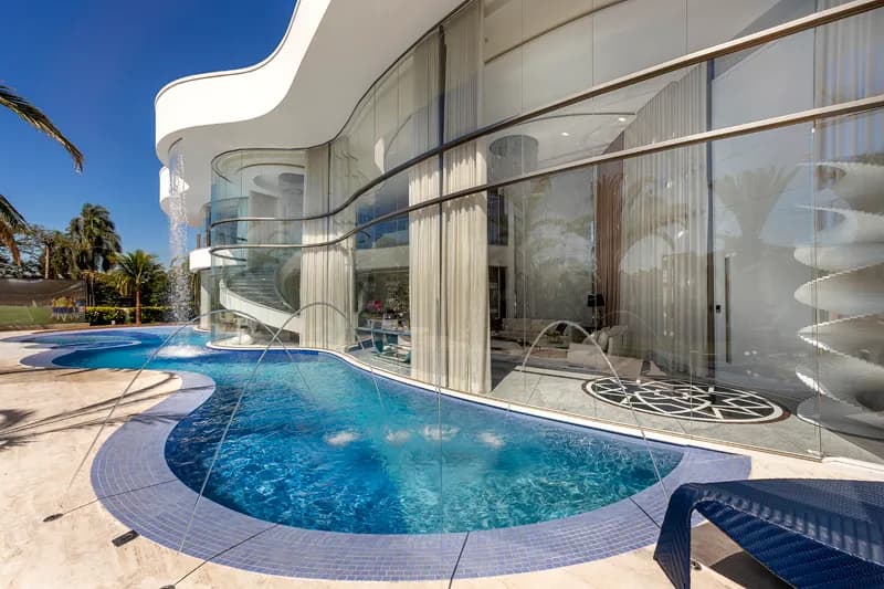 Águas cristalinas da Casa Cristal