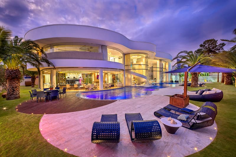 Lazer paradisíaco na Casa Cristal -arquitetura que impressiona